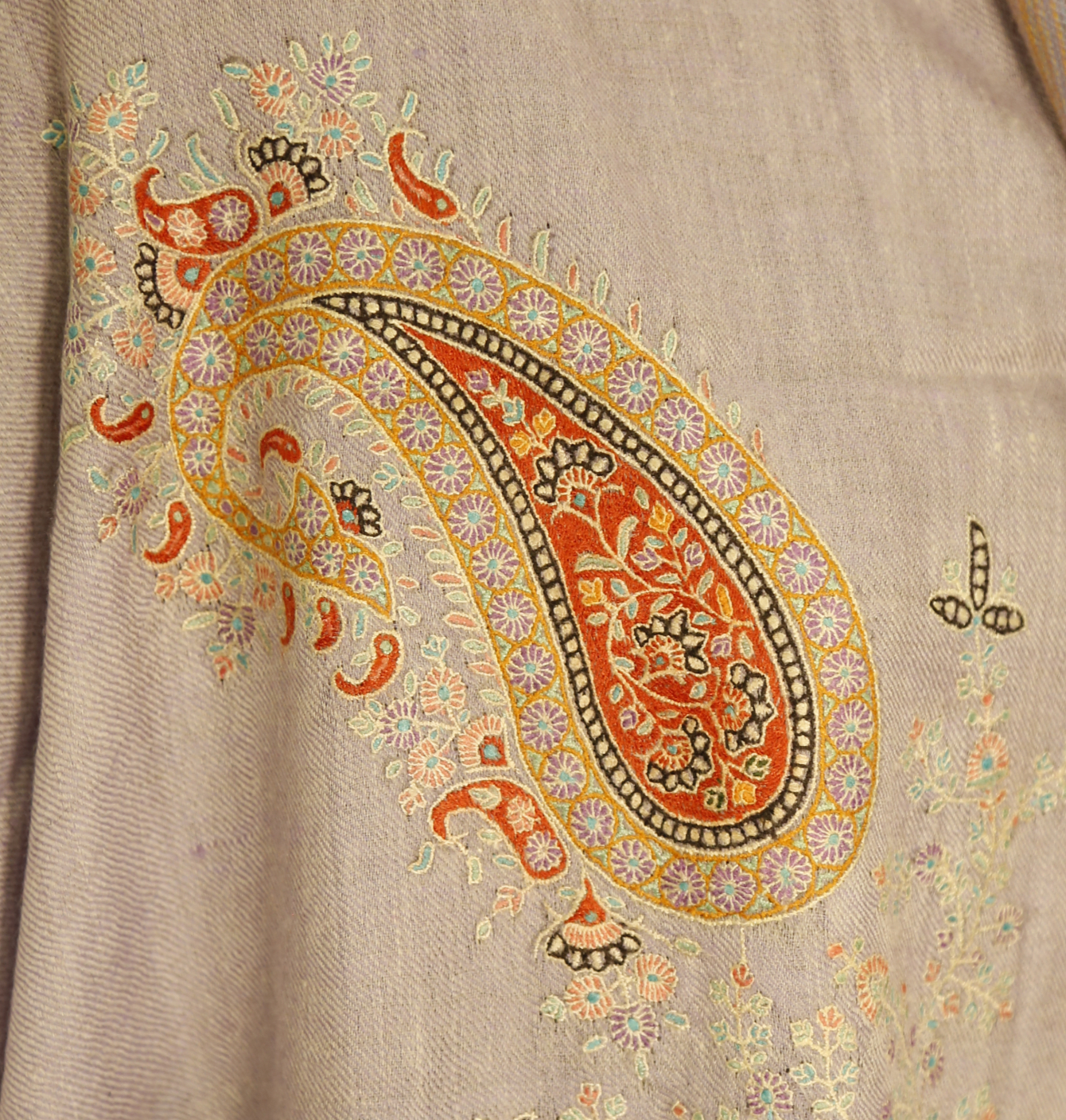 The Changpa Natural Paisley